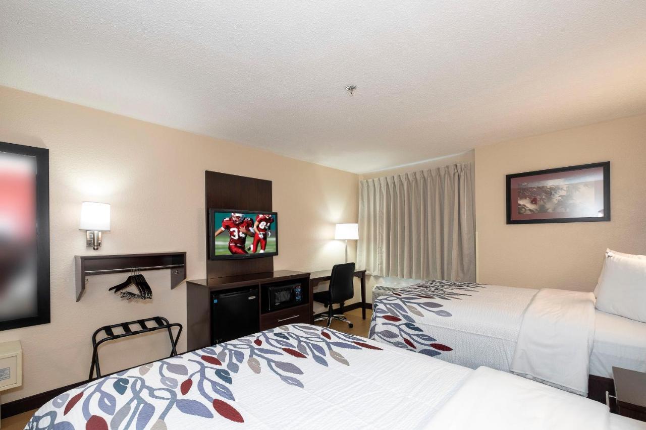 Red Roof Inn Raleigh Southwest - Cary Dış mekan fotoğraf